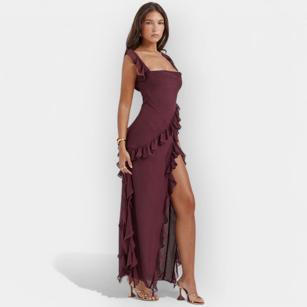 Vestido Fluido con Abertura y Volantes Elegantes