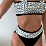 Úrsula– Elegancia Deportiva para Días de Playa