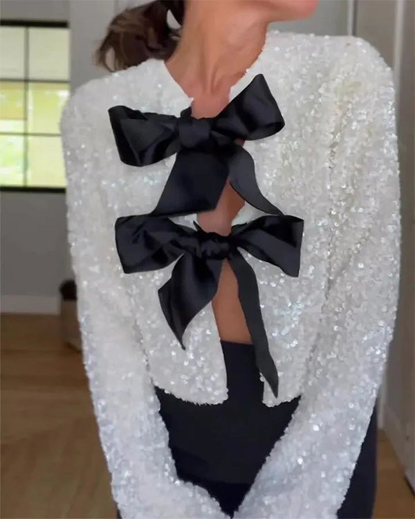 Chaqueta Elegante Brillante con Detalles de Pajarita Negra