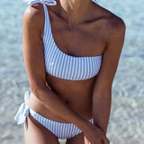 Conjunto de Bikini de Un Hombro Triibuline – Elegancia Veraniega Atemporal
