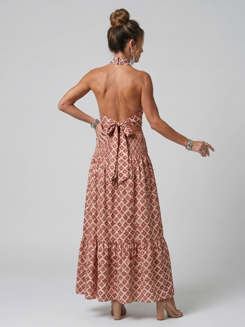 Amira | Vestido Midi Cortado con Estampado Geométrico y Cuello Halter Cruzado