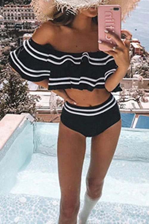 Bikini de rayas blanco y negro con volante al hombro para mujer