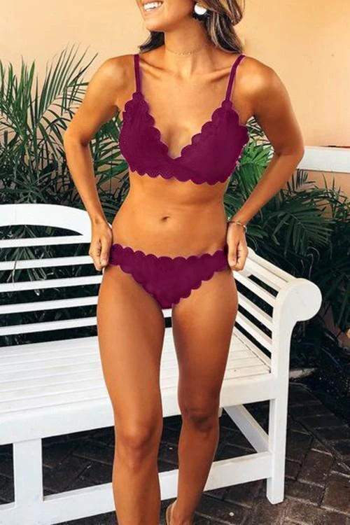 Bikini negro con bordes ondulados para mujer