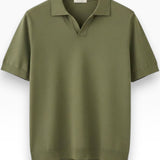 Levi — Polo Refinado de Estilo Contemporáneo