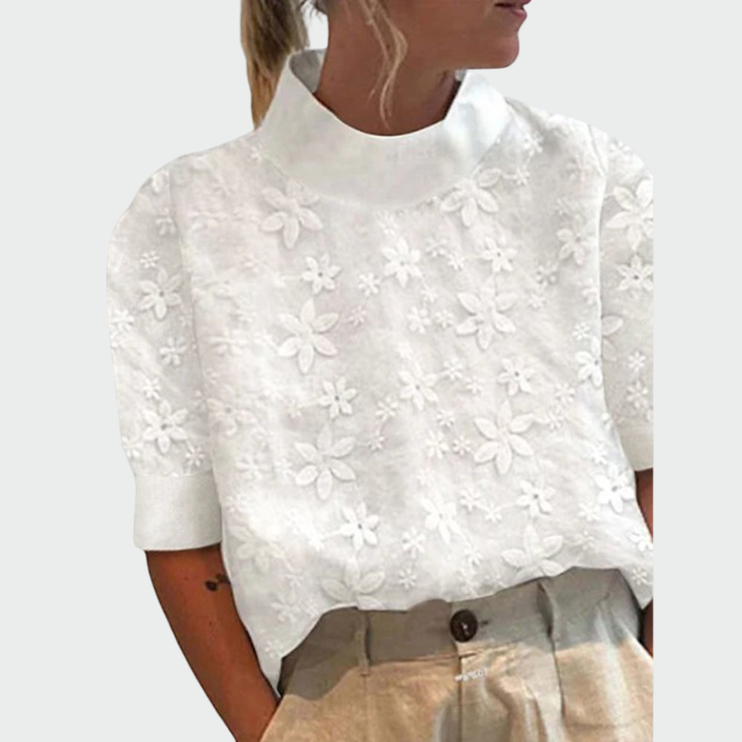 Blusa Bordada con Cuello Alto