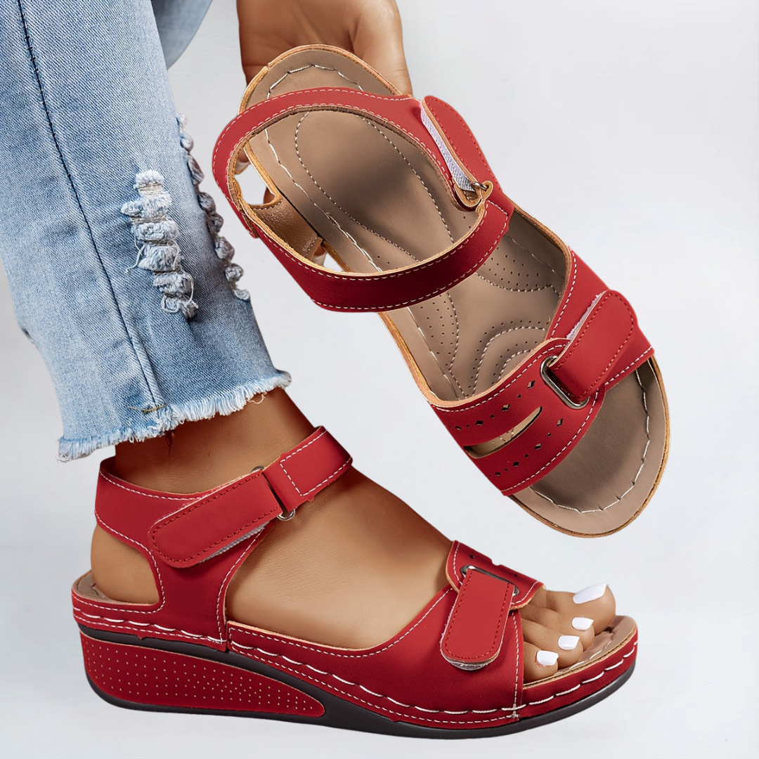 Sandalia de cuña con tiras ajustables para mujer