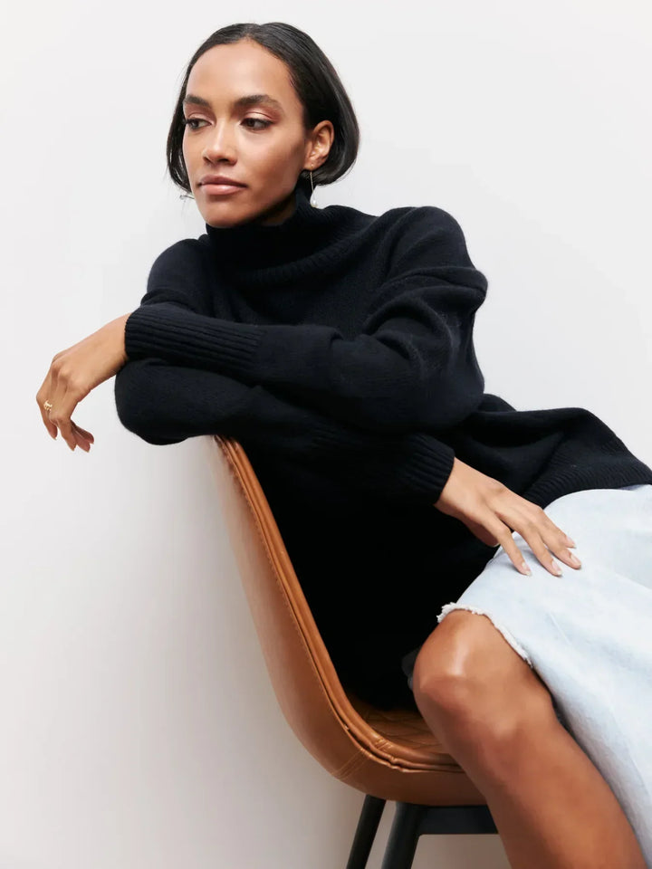 ALYSSA™ - Chic Turtleneck Sweater