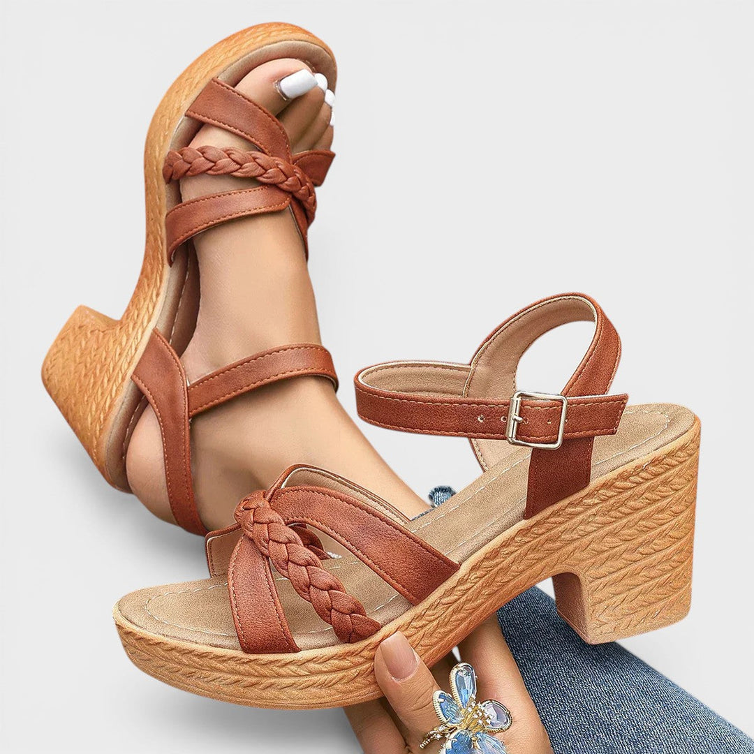 Sandalia de tacón con tiras para mujer