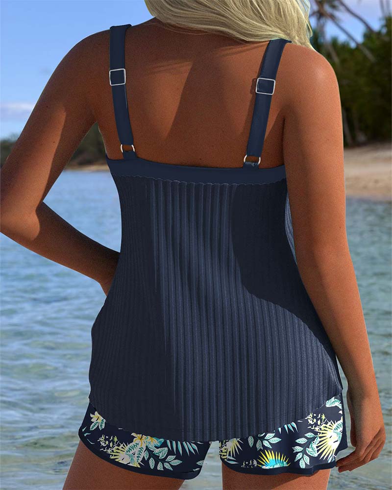 Tankini de rayas con culote tipo short para mujer
