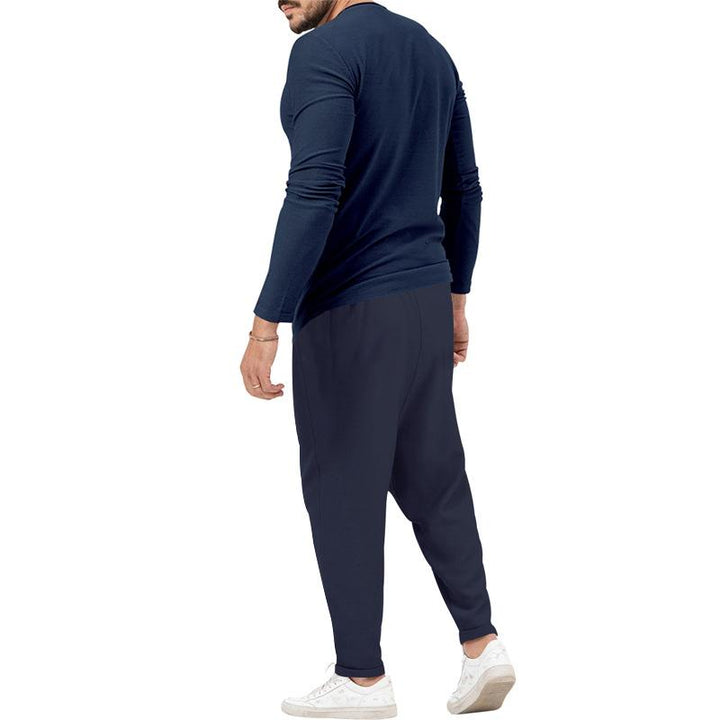 Conjunto informal de camiseta Henley de manga larga y pantalón para hombre.