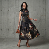 Paloma | Vestido Midi Plisado Floral con Cuello Alto y Abertura