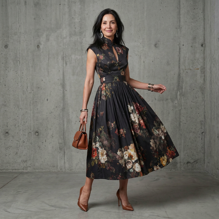 Paloma | Vestido Midi Plisado Floral con Cuello Alto y Abertura