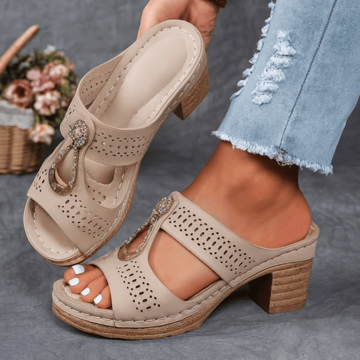 Sandalia de tacón cómoda con detalle brillante para mujer