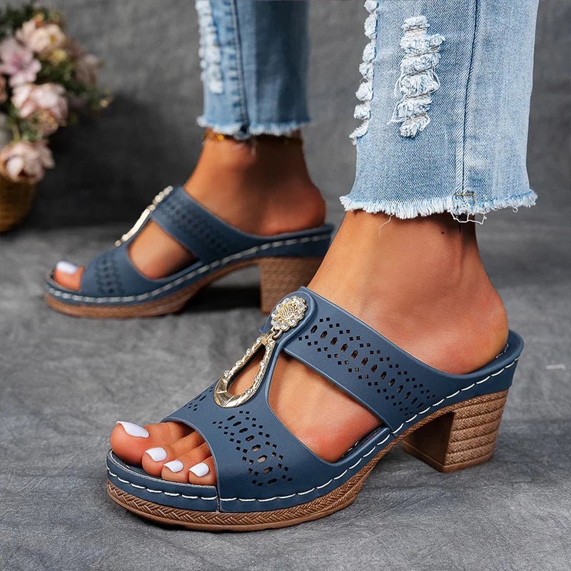 Sandalia de tacón cómoda con detalle brillante para mujer